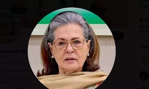 Sonia to Resolve Conflict in Karnataka Congress Sonia to Resolve Conflict in Karnataka Congress