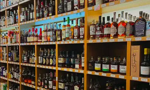 Hyderabad Residents Protest Liquor Shops in Residential Areas Hyderabad Residents Protest Liquor Shops in Residential Areas