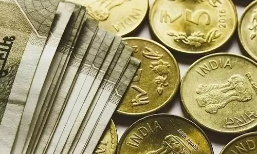 Rupee Hits Lifetime Low of 89.95 Against Dollar Rupee Hits Lifetime Low of 89.95 Against Dollar