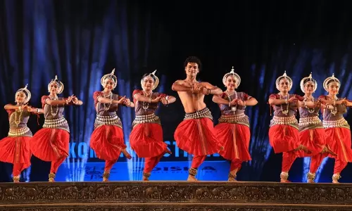 Konark Dance Festival Opens With Dazzling Classical Performances; CM Mohan Majhi Inaugurates Five-Day Extravaganza Konark Dance Festival Opens With Dazzling Classical Performances; CM Mohan Majhi Inaugurates Five-Day Extravaganza