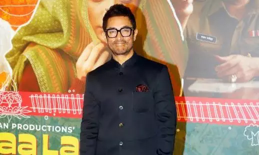Aamir Khan Backs Vir Das Directorial Debut