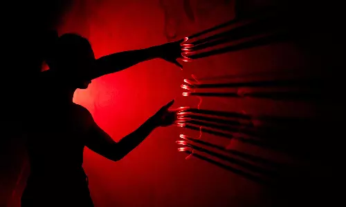 Reflet: Poetic Dance of Balance and Motion by Company Xuan Le Reflet: Poetic Dance of Balance and Motion by Company Xuan Le