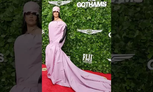 Rihanna’s Eye-Catching Pink Look at Gotham Awards 2025 Sparks Buzz, Memes
