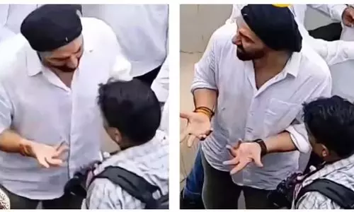 Sunny Deol Snaps at Paparazzi Sunny Deol Snaps at Paparazzi