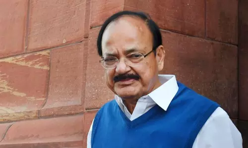 Venkaiah Naidu  Tells Senior Politicians To Be Role Models