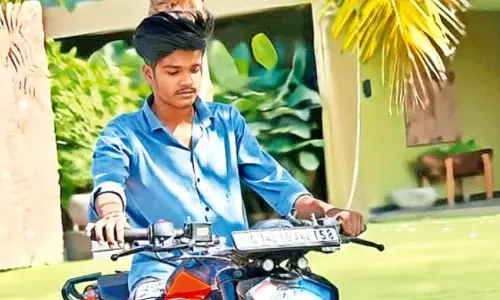 Surat Vlogger Killed in High-Speed Crash