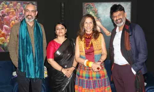 Shobhaa De Inaugurates Viveek Sharma’s New Solo Exhibition ‘Sacred Gestures’ at Jehangir Art Gallery. Shobhaa De Inaugurates Viveek Sharma’s New Solo Exhibition ‘Sacred Gestures’ at Jehangir Art Gallery.
