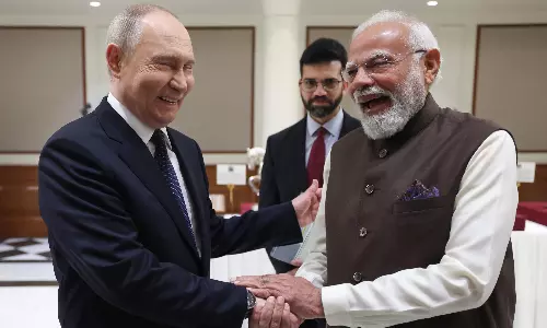 Modi Rolls Out Red Carpet to Welcome Putin Modi Rolls Out Red Carpet to Welcome Putin