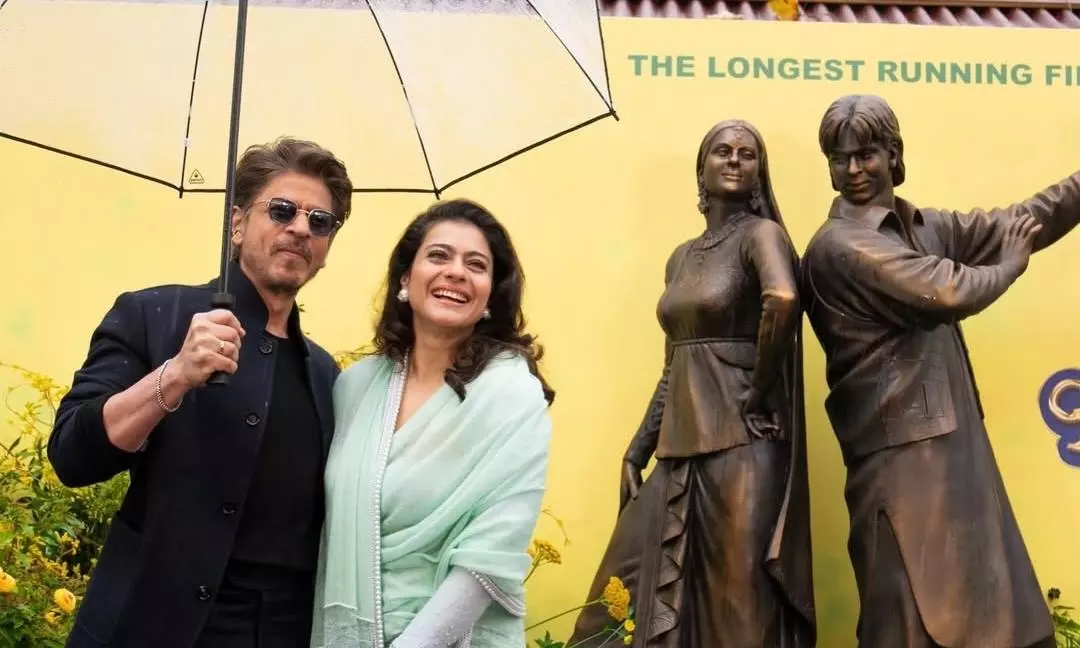 Shah Rukh Khan & Kajol Unveil DDLJ Statue in London