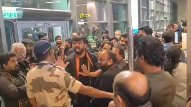 Ayyappa Devotees’ Stage Protest at RGIA as IndiGo Cancels Flight to Cochin Ayyappa Devotees’ Stage Protest at RGIA as IndiGo Cancels Flight to Cochin