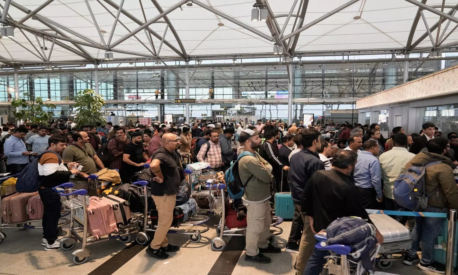 Chaos Reigns Supreme at Hyderabad Airport, 155 IndiGo Flights Cancelled