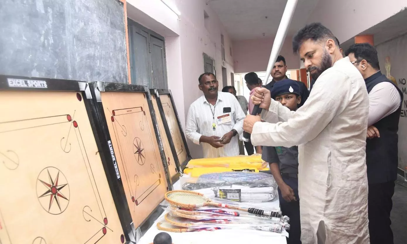 Pawan Wants Kerala-Type Education In AP Involving Parents