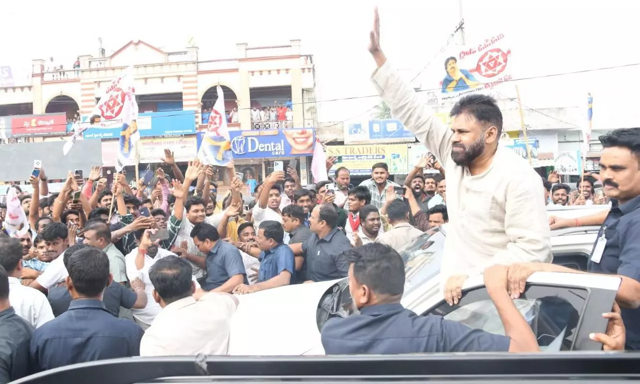 Pawan Wants Kerala-Type Education In AP Involving Parents