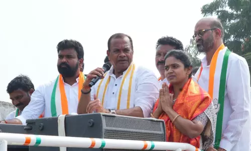 Vote for Congress-Backed Candidates for Village Development: Komatireddy