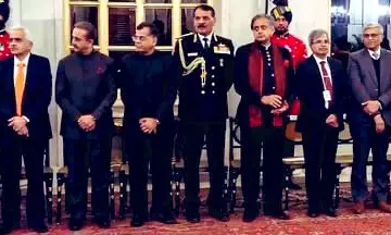 Congress Divided as Tharoor Attends President’s Banquet for Putin