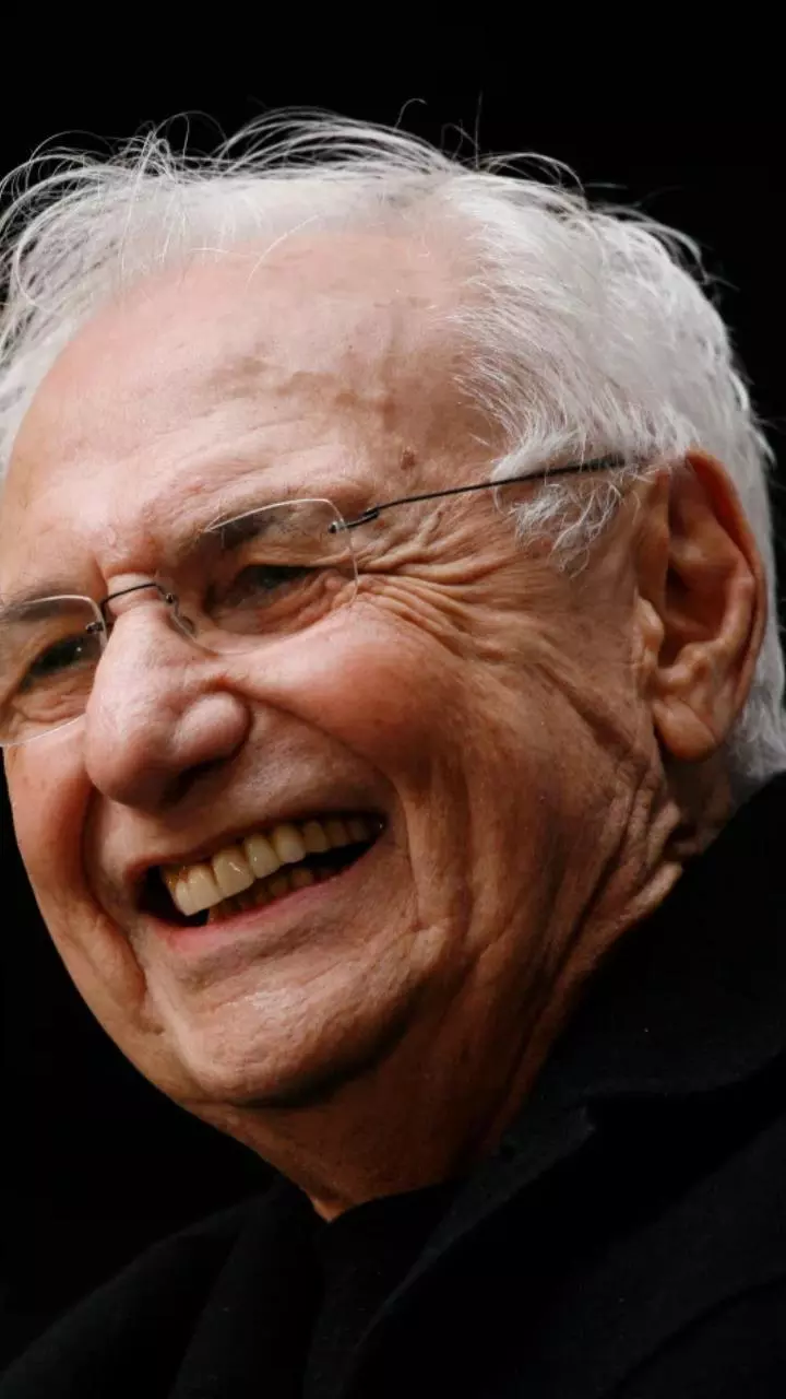 Architect Frank Gehry attends a topping-off ceremony for the Beekman tower in New York, Nov. 19, 2009. Architect Frank Gehry attends a topping-off ceremony for the Beekman tower in New York, Nov. 19, 2009.