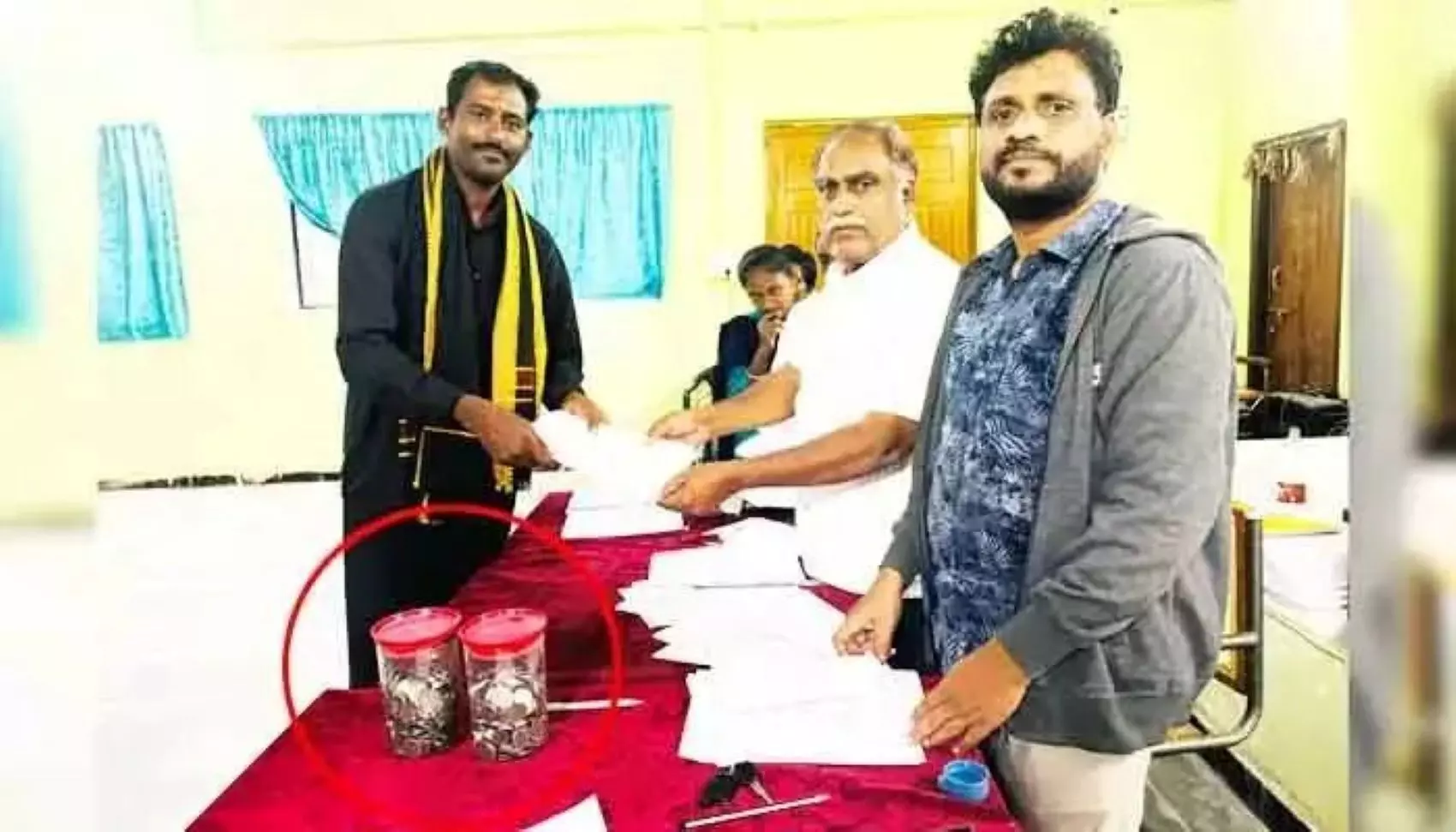 Laxmidevipally Sarpanch Candidate Pays Deposit with 1,000 One-rupee Coins Laxmidevipally Sarpanch Candidate Pays Deposit with 1,000 One-rupee Coins