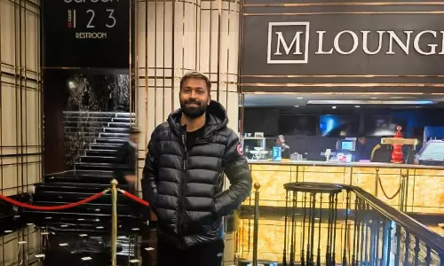 Hardik Pandya Visits AMB Cinemas, Hits the Right Spot for Entertainment Hardik Pandya Visits AMB Cinemas, Hits the Right Spot for Entertainment