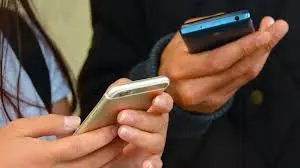 Mobile phone connectivity troubling Nizamabad, Kamareddy districts Mobile phone connectivity troubling Nizamabad, Kamareddy districts