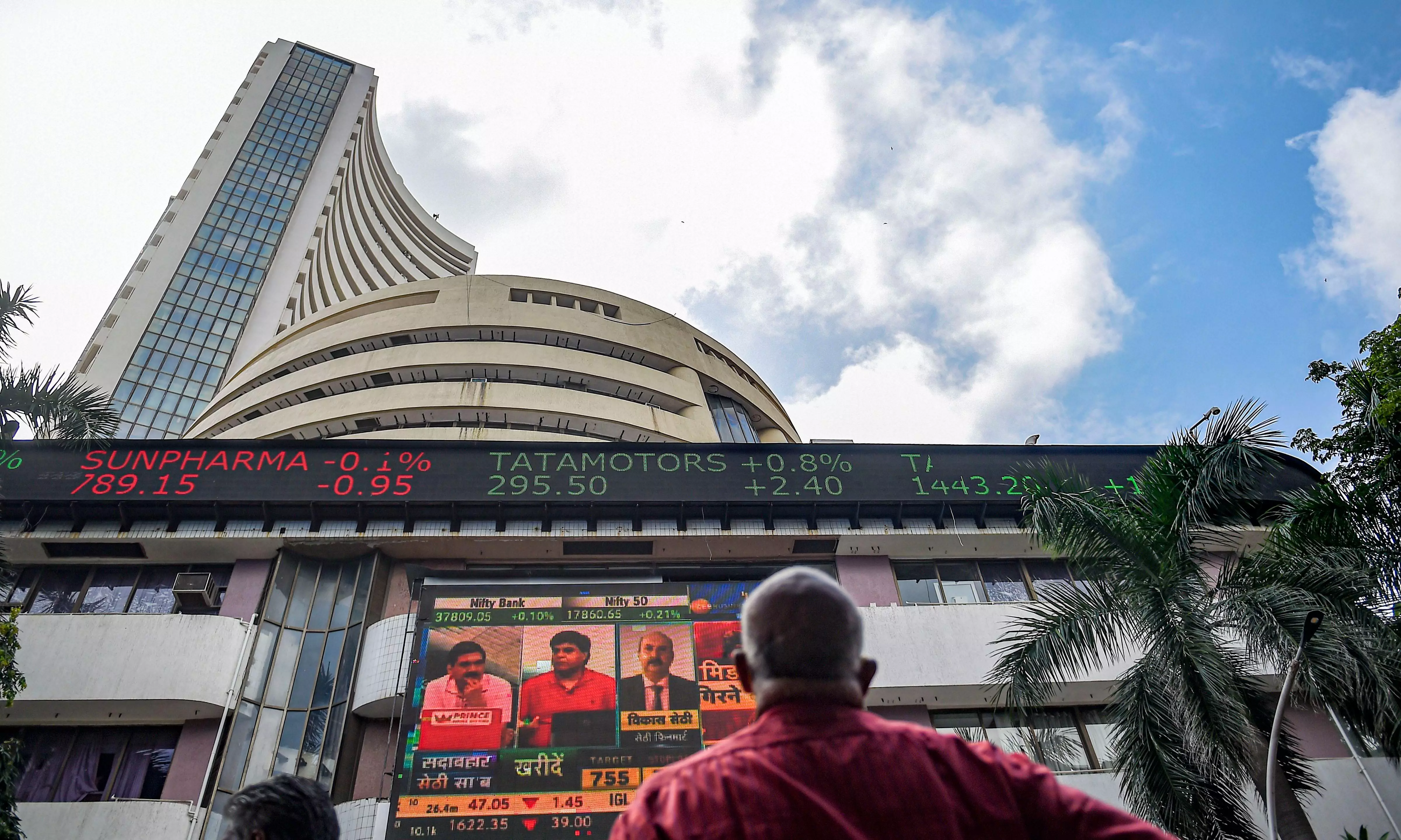 Sensex Tanks 610 Pts; Nifty Slips Below 26k On Profit Booking, Foreign Fund Outflows Sensex Tanks 610 Pts; Nifty Slips Below 26k On Profit Booking, Foreign Fund Outflows