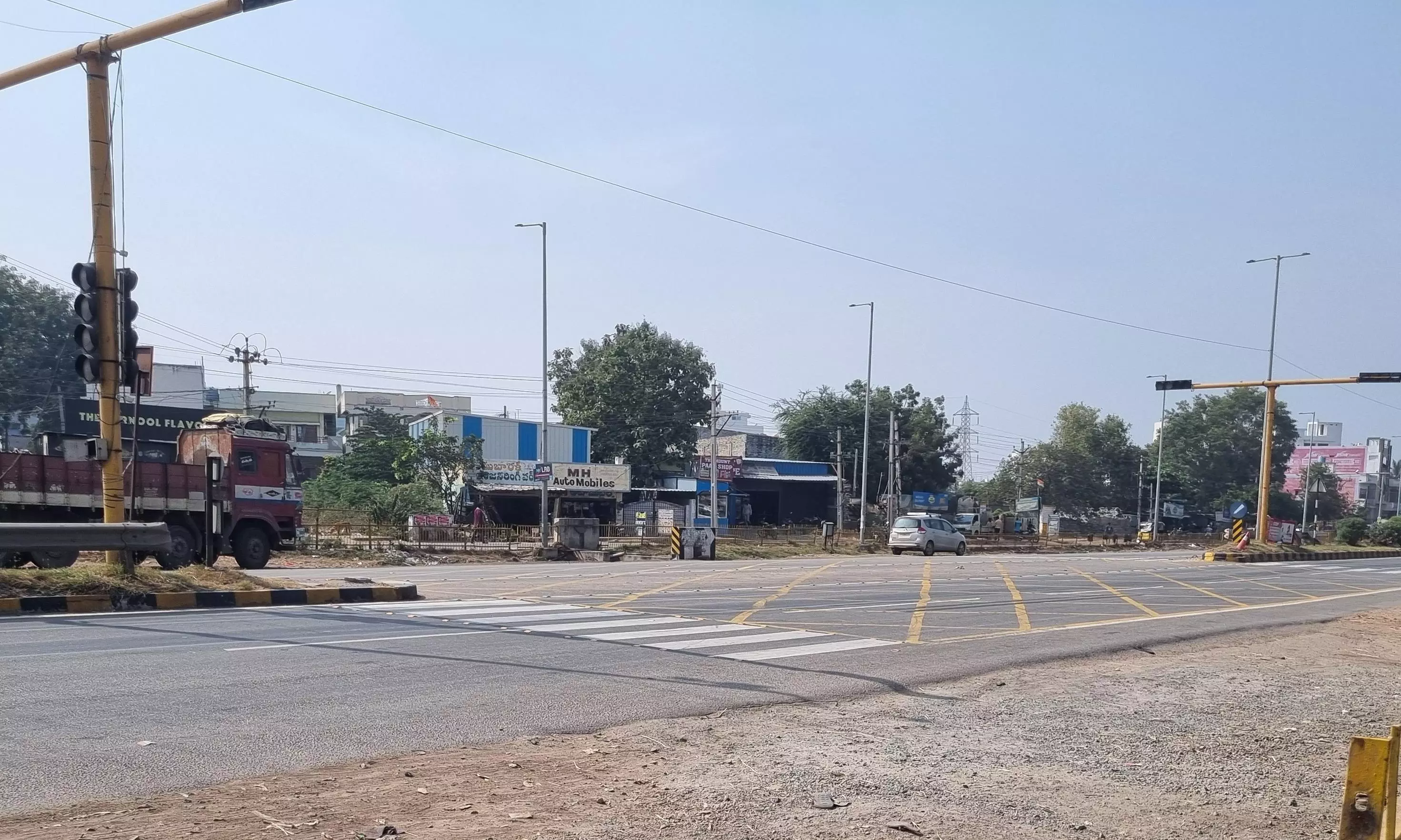 Kurnool: Closed Santosh Nagar Junction Turns Deadly Kurnool: Closed Santosh Nagar Junction Turns Deadly