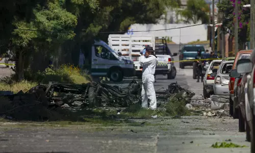 Car Bomb Kills Five in Front of Mexican Police Station Car Bomb Kills Five in Front of Mexican Police Station