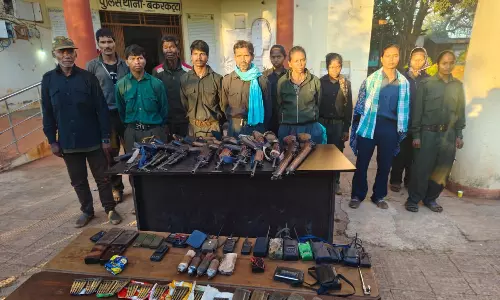 Chhattisgarh: Maoist CCM Ramdher Surrenders Along With 11 Others Chhattisgarh: Maoist CCM Ramdher Surrenders Along With 11 Others