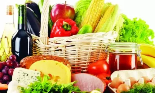 Food Safety Officials Book Shubham Restaurant In Visakha For Using Stale Food, Poor Maintenance Of  Cleanliness