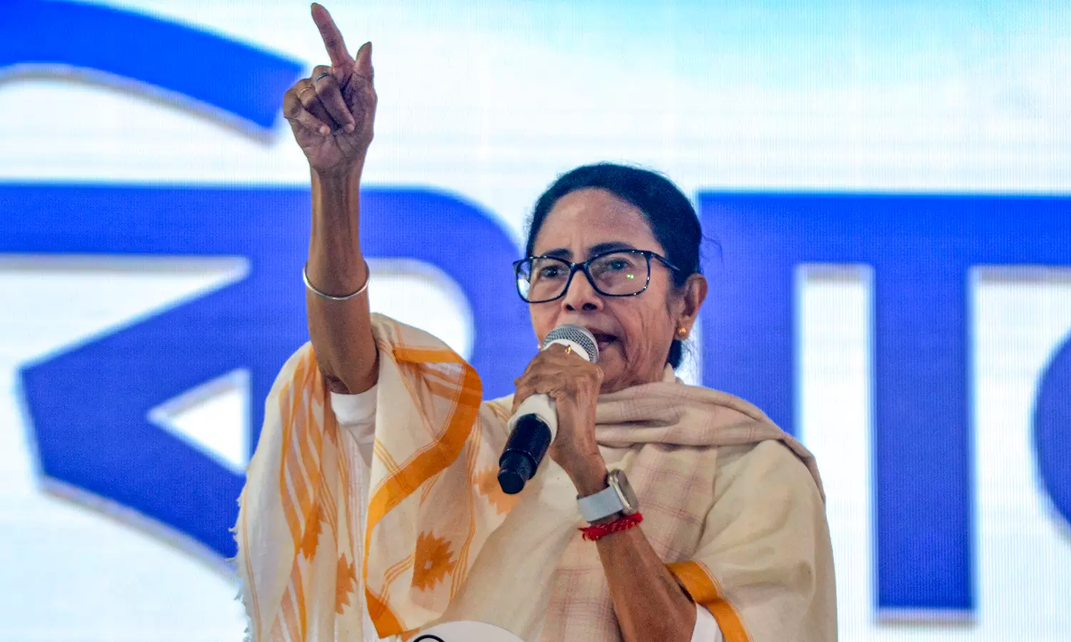 Insult to Bengal: Mamata Seeks Modis Apology Over Bankim Da Reference Insult to Bengal: Mamata Seeks Modis Apology Over Bankim Da Reference