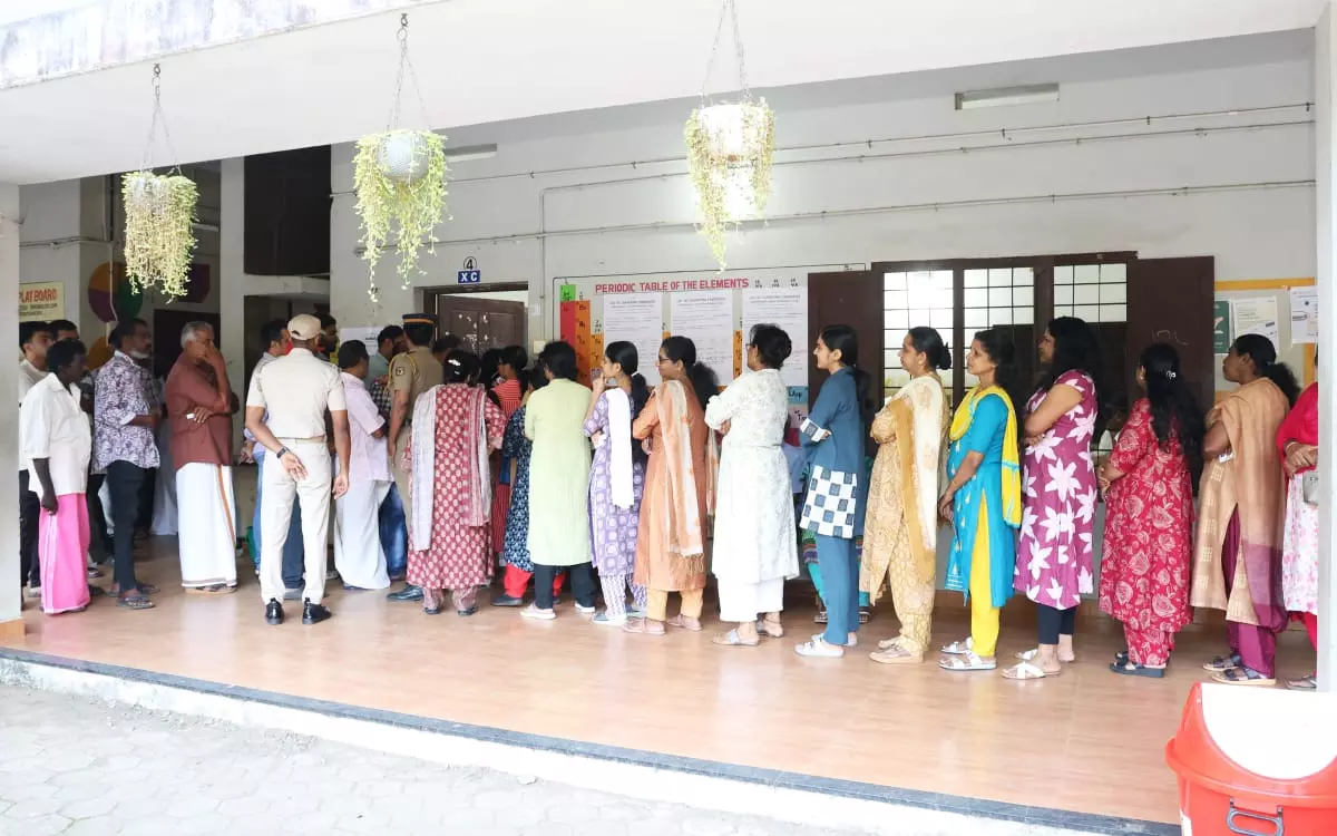 Kerala Local Body Polls: Phase 1 Voting Begins in Seven Districts Kerala Local Body Polls: Phase 1 Voting Begins in Seven Districts