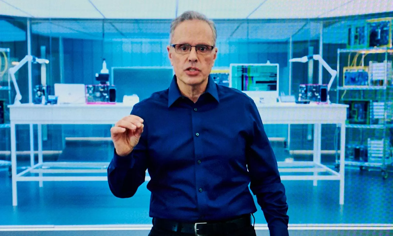 Apple Chip Chief Tells Staff He’s Not Leaving ‘Anytime Soon’ Apple Chip Chief Tells Staff He’s Not Leaving ‘Anytime Soon’