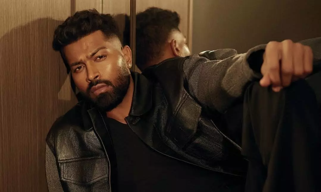 Hardik Pandya Slams Paparazzi for Clicking Pictures of Mahieka From an Inappropriate Angle Hardik Pandya Slams Paparazzi for Clicking Pictures of Mahieka From an Inappropriate Angle