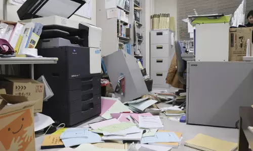 7.5 Quake Hits Japan, Injures 23, Triggers Small Tsunami 7.5 Quake Hits Japan, Injures 23, Triggers Small Tsunami