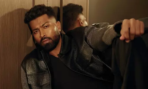 Hardik Pandya Slams Paparazzi for Clicking Pictures of Mahieka From an Inappropriate Angle