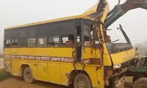 School Bus Crashes Near Nagaram; Driver Felt Dizzy, Two Students Injured School Bus Crashes Near Nagaram; Driver Felt Dizzy, Two Students Injured