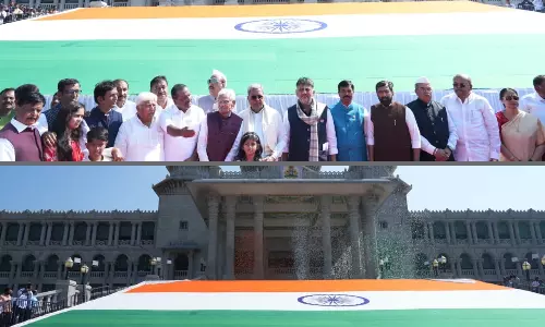 Siddaramaiah Unveils Worlds Second-Largest Khadi Flag at Suvarna Soudha