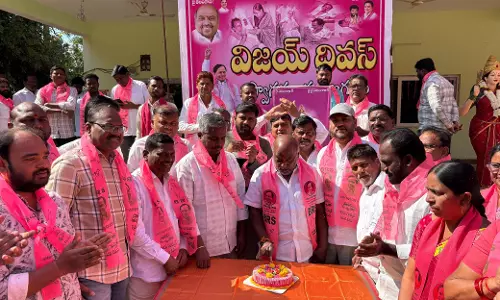 BRS Celebrateds Vijay Diwas, Congress Celebrates Sonias Birthday