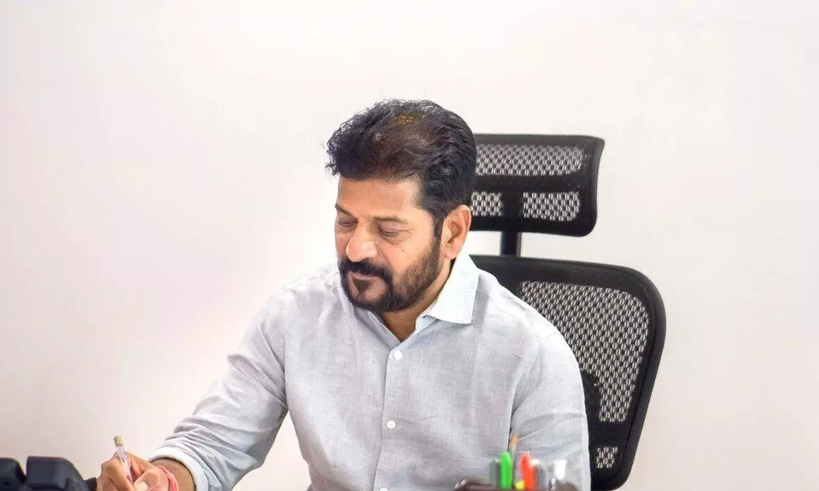 Revanth Leaves for Delhi, Likely To Meet AICC Leaders Revanth Leaves for Delhi, Likely To Meet AICC Leaders