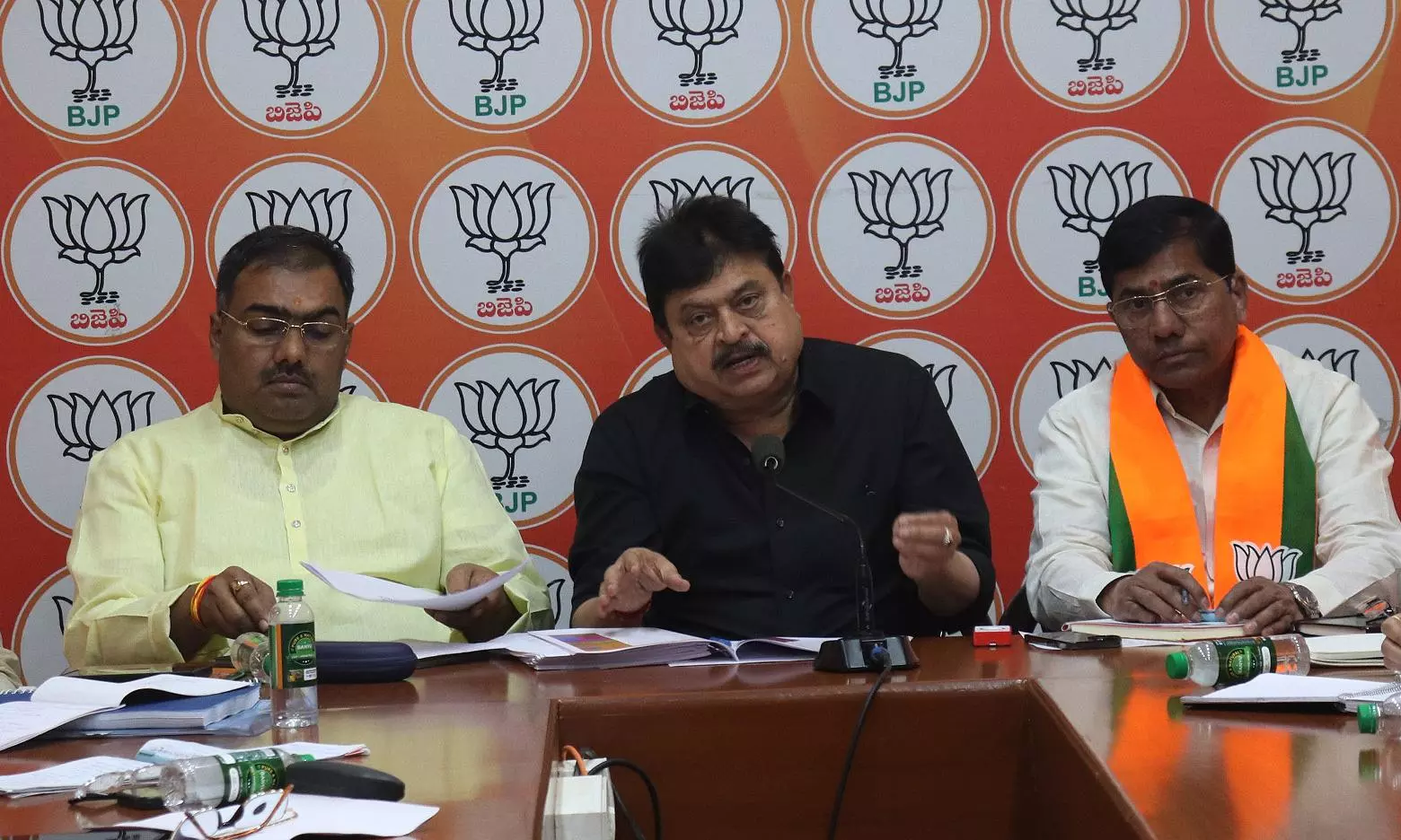 BJP Sees Red on New GHMC Ward Plans, Says It’s ‘Quid Pro Quo’ Between Cong. and MIM BJP Sees Red on New GHMC Ward Plans, Says It’s ‘Quid Pro Quo’ Between Cong. and MIM