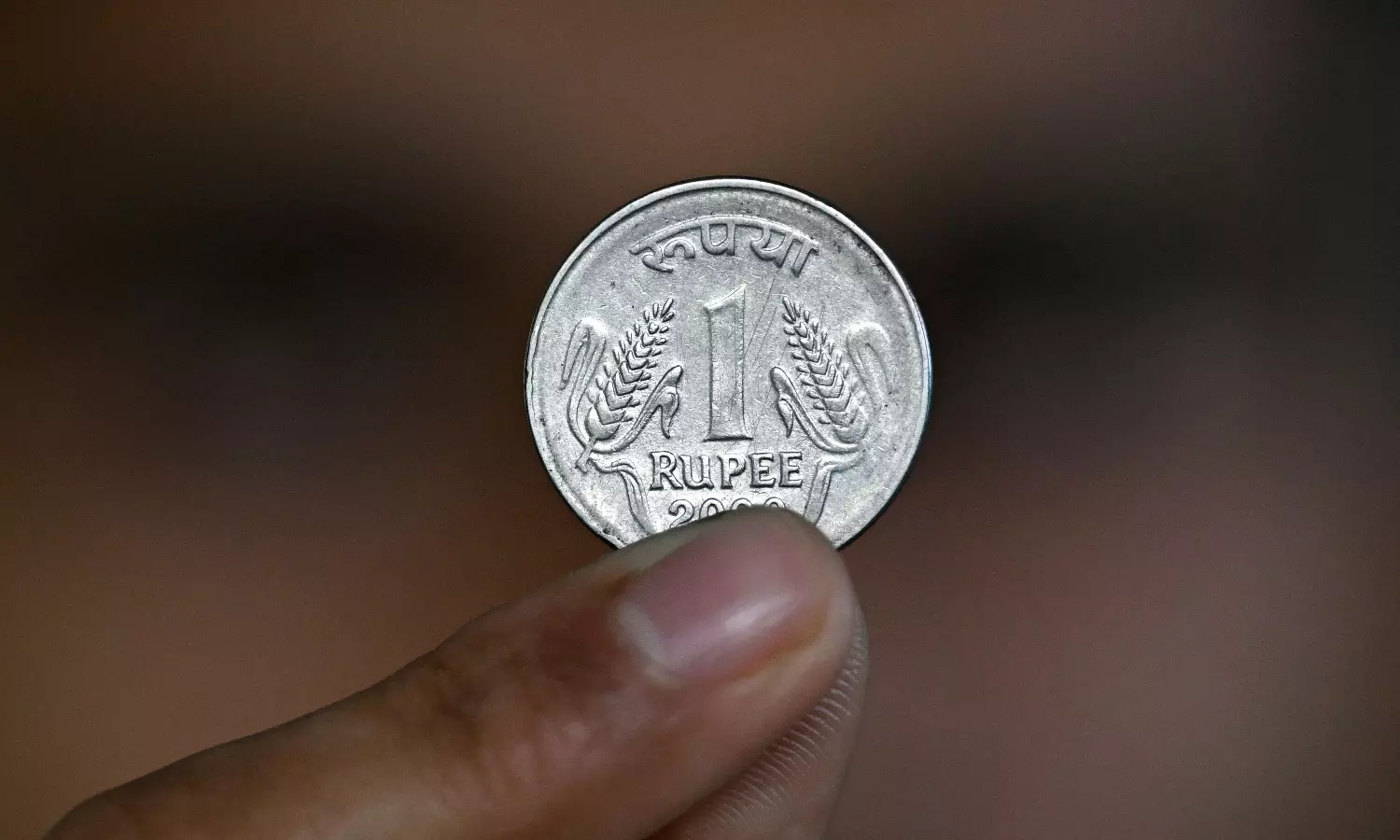 Rupee Rebounds From Record Low, Rises 7 Paise to 92.14 Against US Dollar in Early Trade