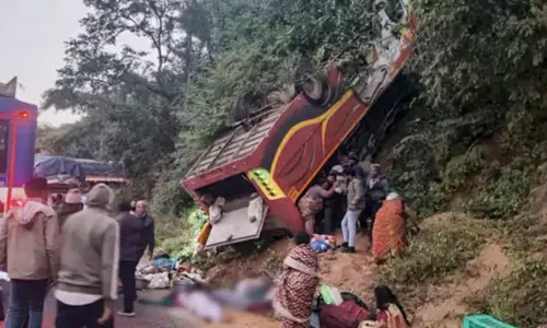 Cops Ban Night Travel for Heavy Vehicles on ASR Ghat Road