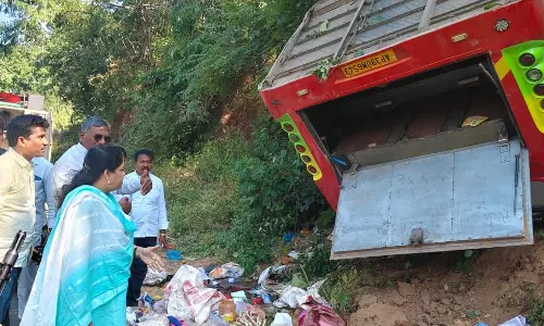 Steep Curve with Thick Fog Likely Caused Bus Mishap