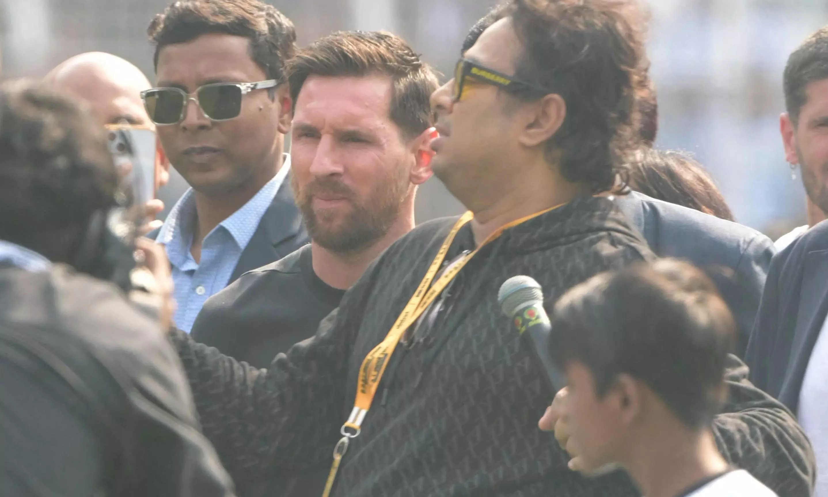 Memories in Midst of Madness: Dipendu, Nabi Get Jerseys Autographed Memories in Midst of Madness: Dipendu, Nabi Get Jerseys Autographed