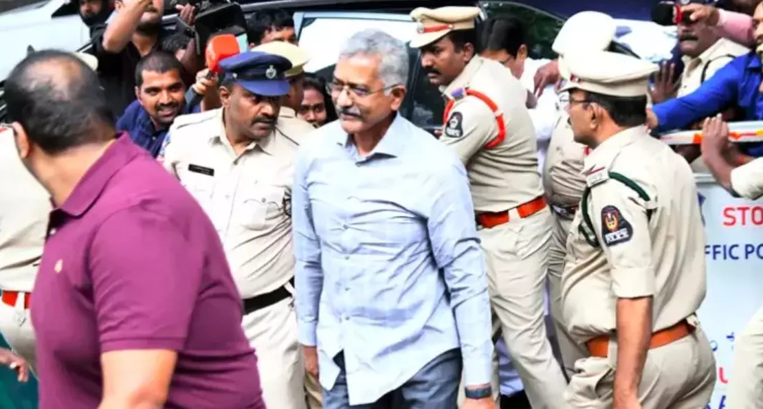 SIB Ex- Chief Hands Over 4 Mobiles To SIT SIB Ex- Chief Hands Over 4 Mobiles To SIT