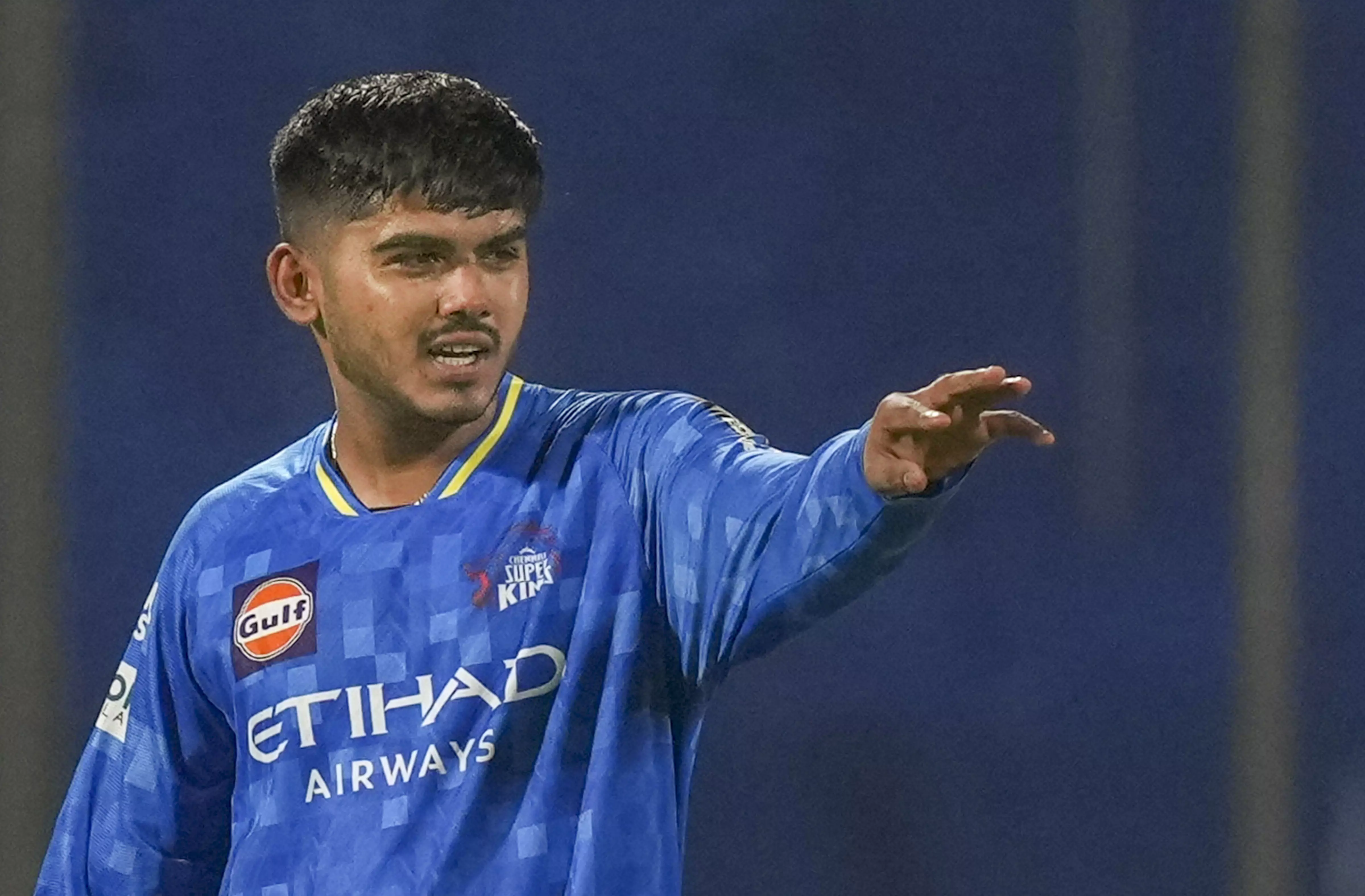 Indian Team Maintains No-Handshake Policy Against Pakistan at Toss in U-19 Asia Cup Match Indian Team Maintains No-Handshake Policy Against Pakistan at Toss in U-19 Asia Cup Match