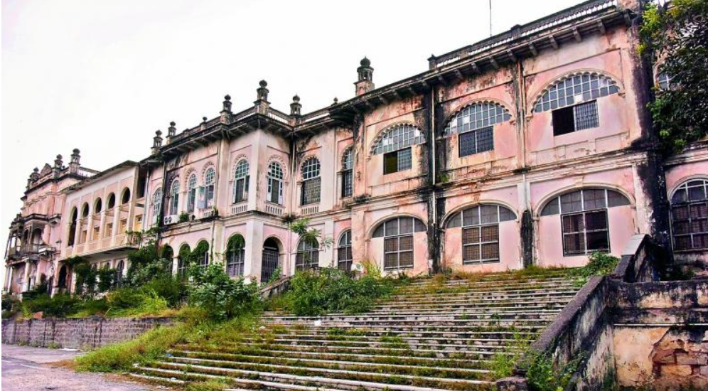 Errum Manzil Palace in Hyderabad Faces Severe Neglect