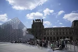 Louvre Faces Fresh Test As Weigh Strike After Jewel Heist and June Shutdown Louvre Faces Fresh Test As Weigh Strike After Jewel Heist and June Shutdown
