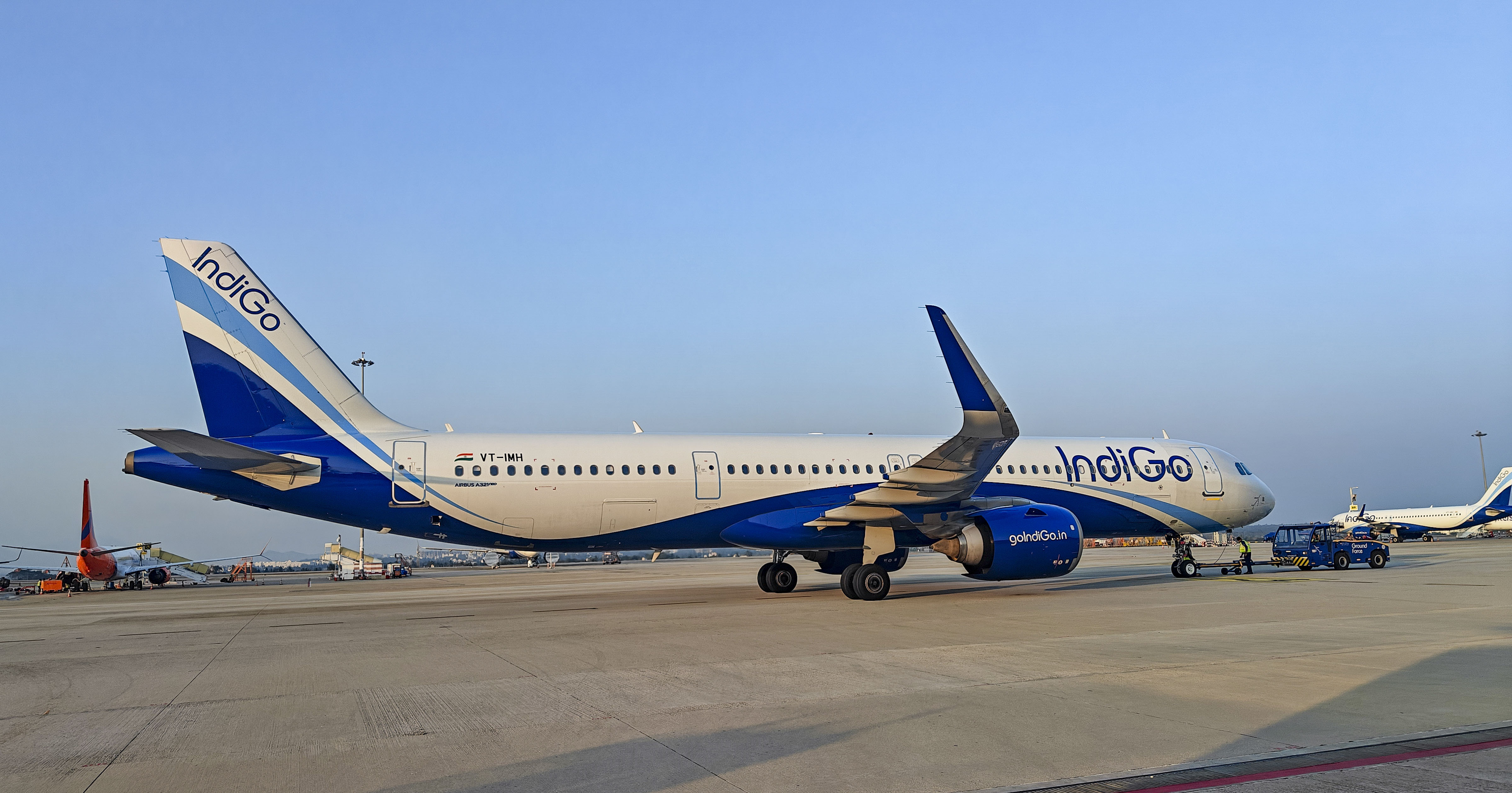 Dense Fog Disrupts Delhi Airport Operations
