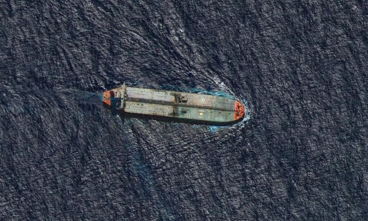 Oil Rises as Venezuelan Supply Disruptions Outweigh Surplus Concerns Oil Rises as Venezuelan Supply Disruptions Outweigh Surplus Concerns