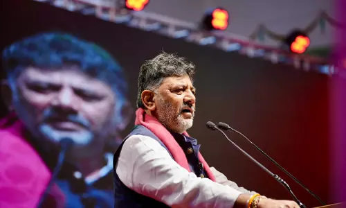 DKS Meets Gandhis Over Karnataka Leadership